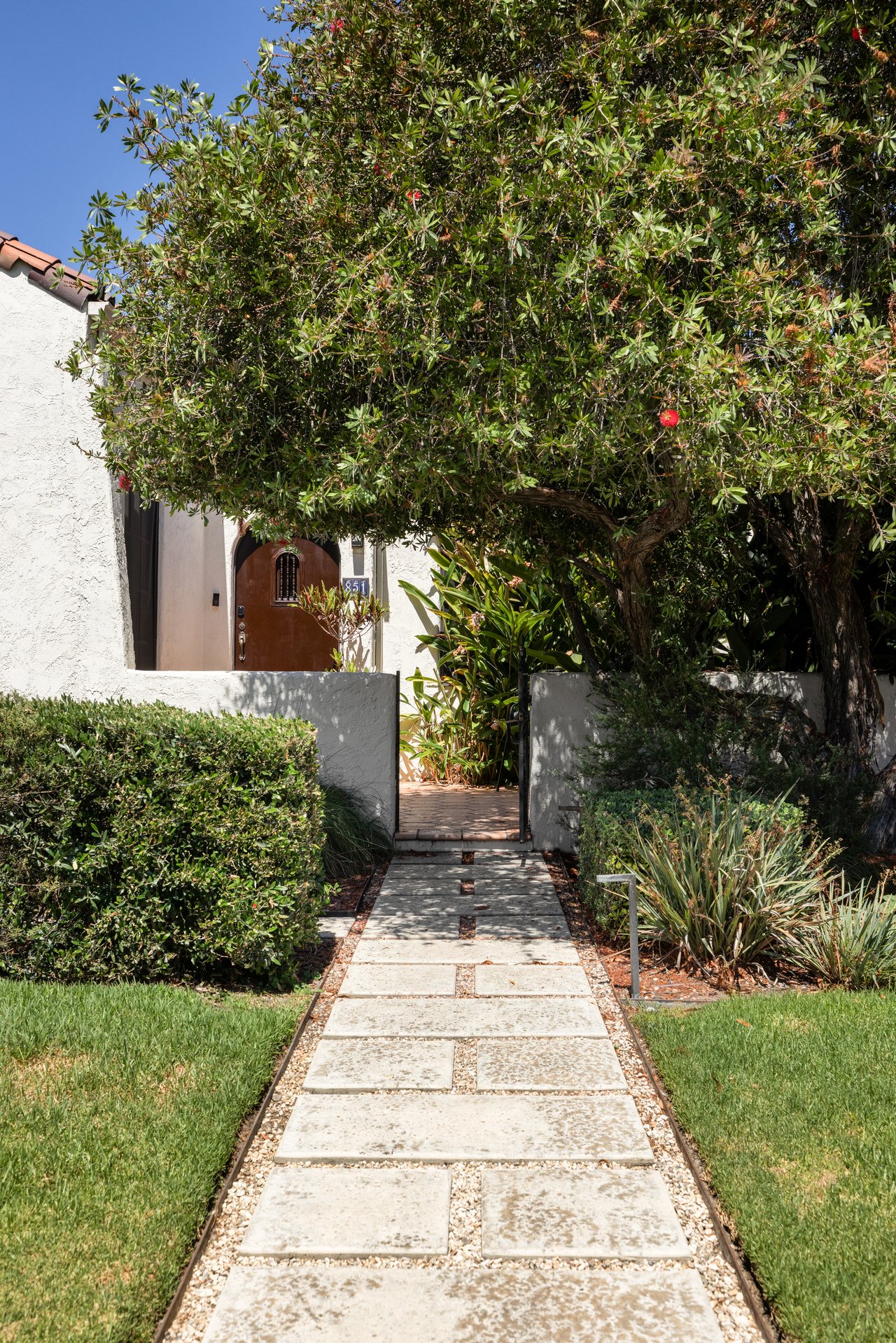 851 Masselin Ave, Miracle Mile