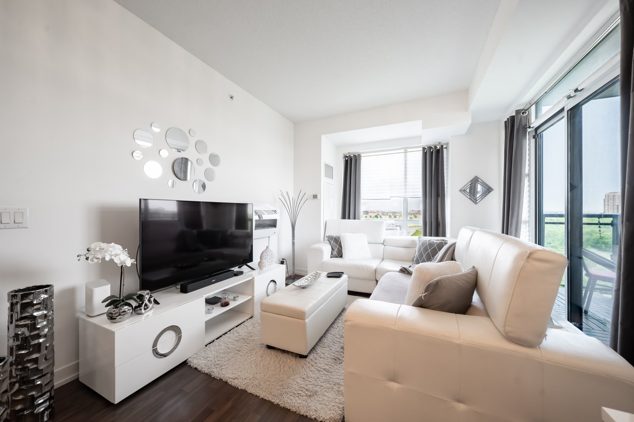 840 Queens Plate Dr 704