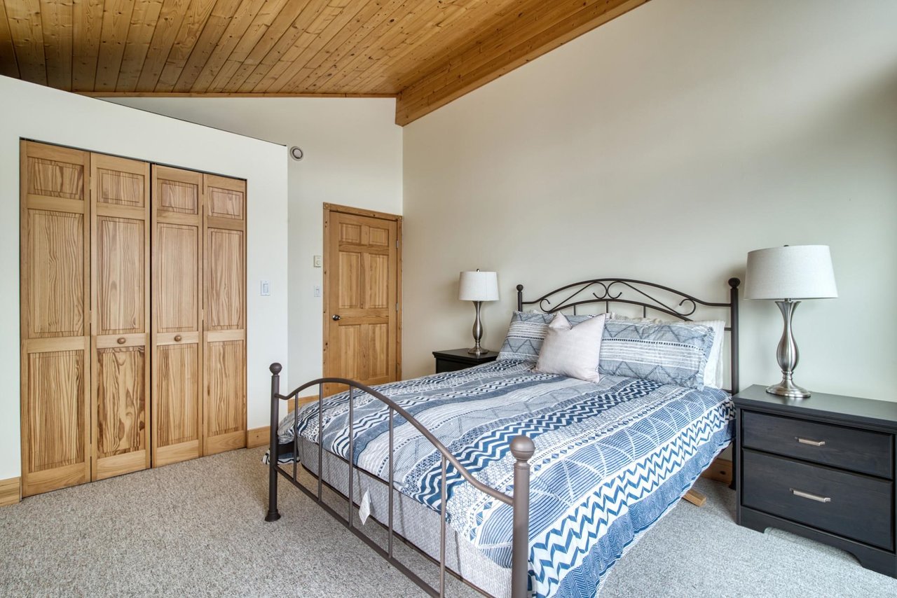 280 Arbutus Reach Rd