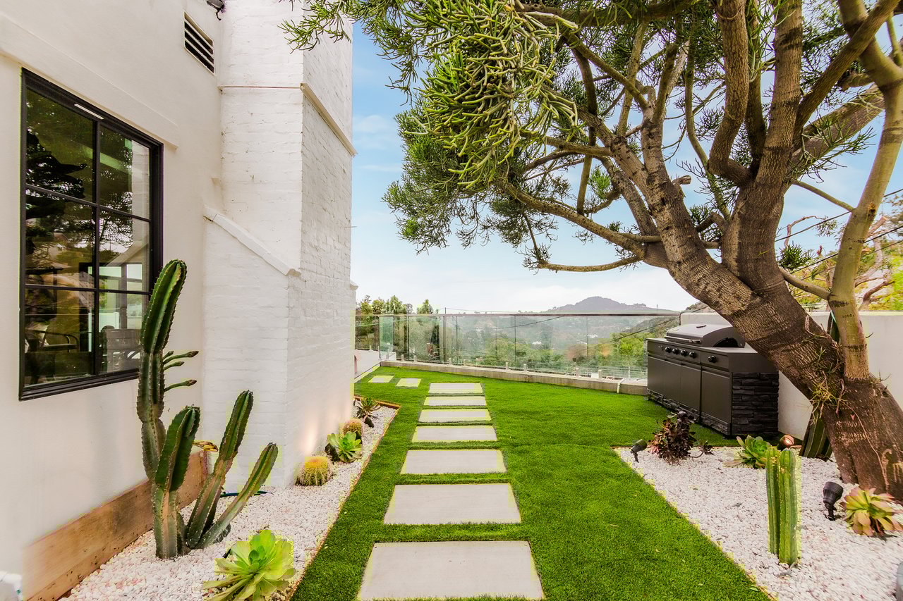 8921 Appian Way, Hollywood Hills