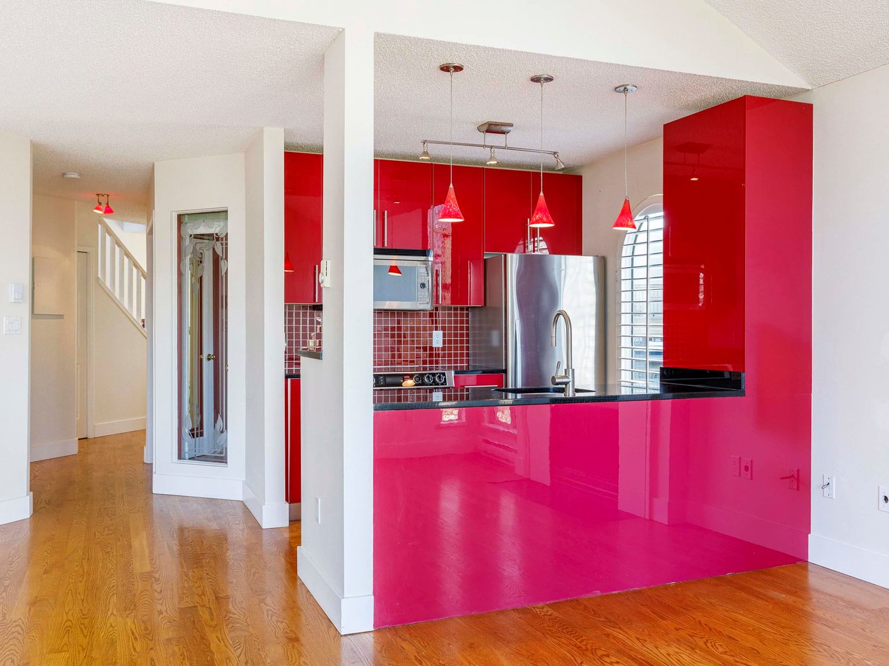 303-1100 W 7th Ave