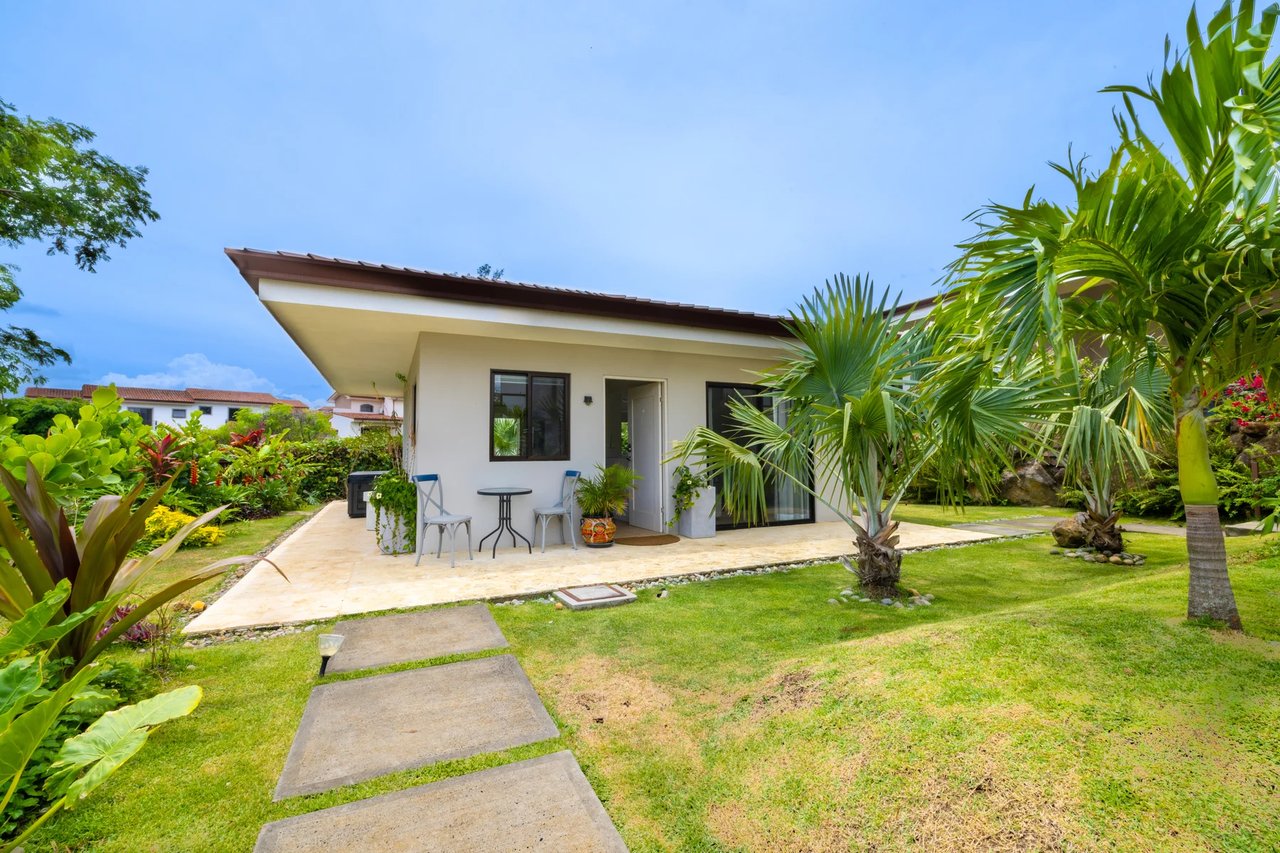 Modern Family Residence, Guacima, Alajuela