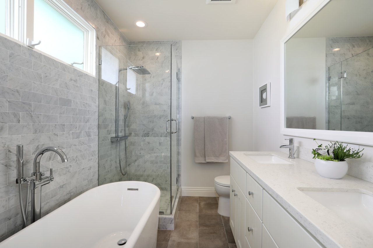 505 1/2 Carnation Avenue