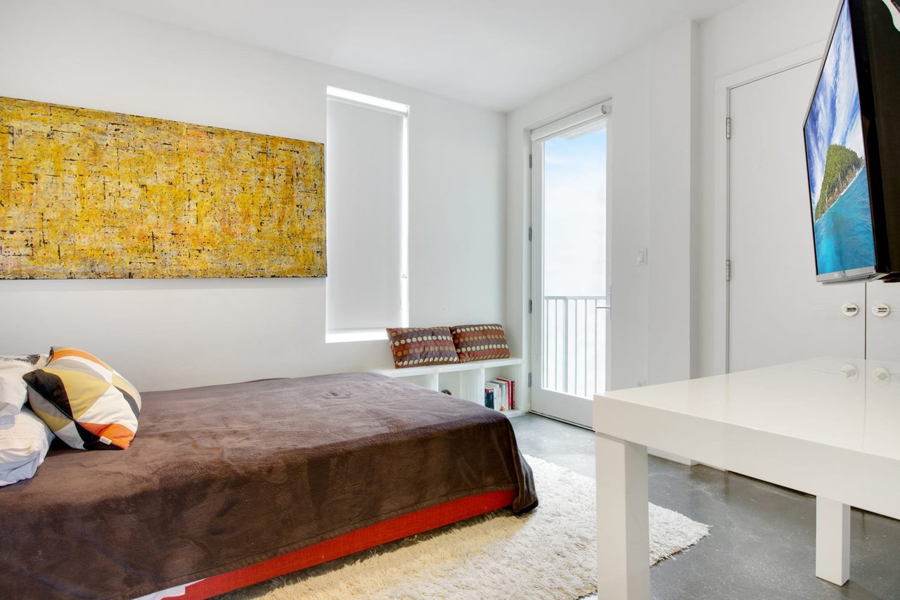 618 Washington Ave, Unit 302