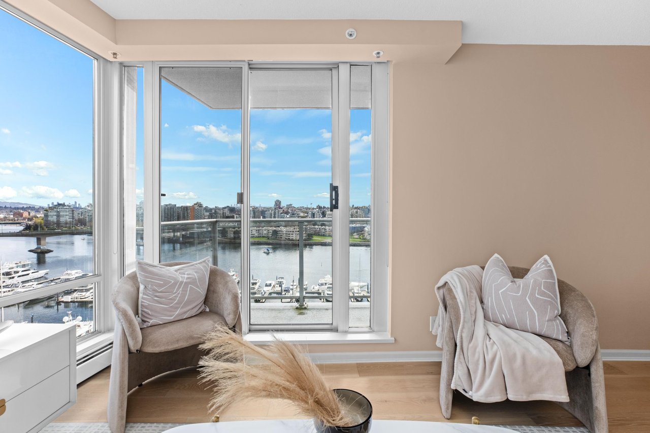 1601-1228 Marinaside Cres