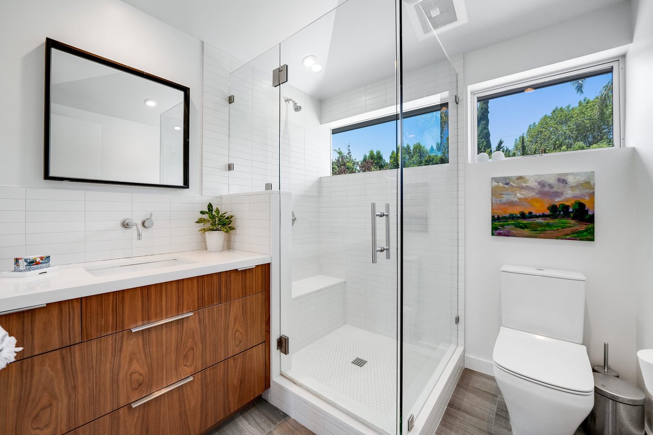 Studio City Modern 1 Bedroom + Office Loft