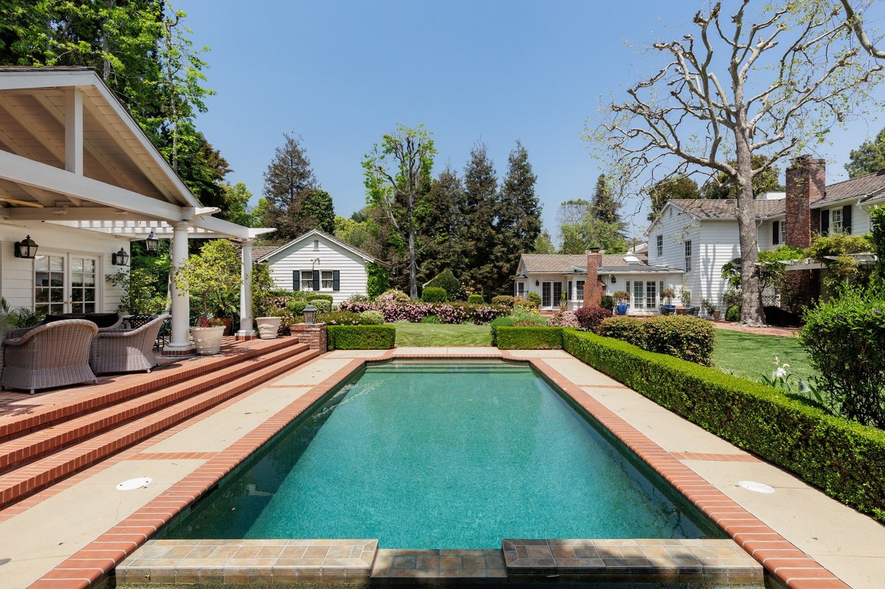 243 South San Rafael Avenue