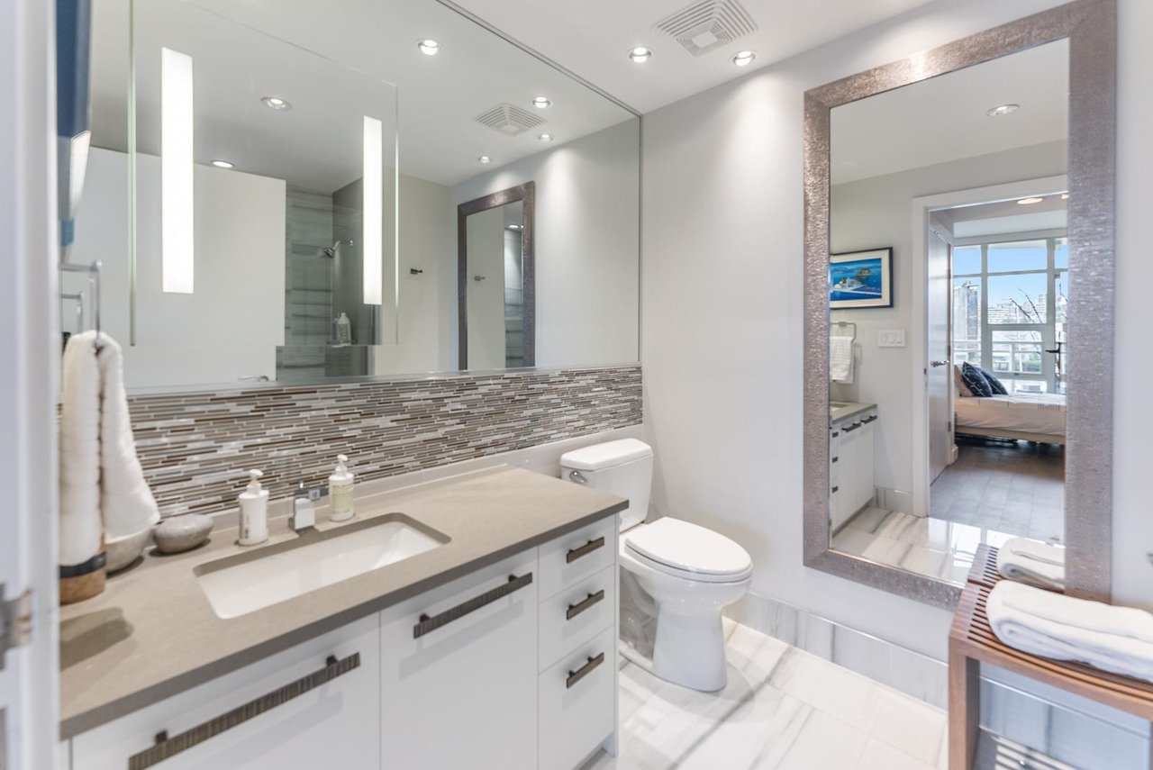 302-628 Kinghorne Mews
