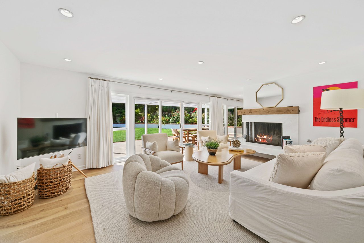 Beautiful Malibu West Home