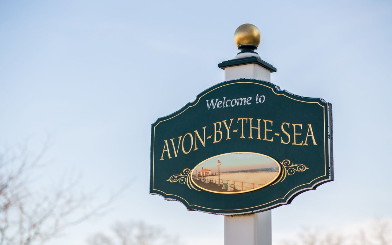 Avon by The Sea