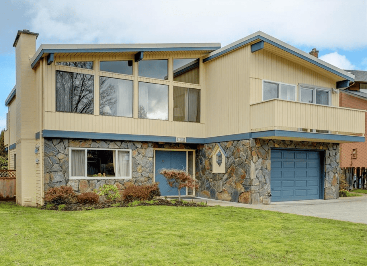 1568 Granada Cres 
