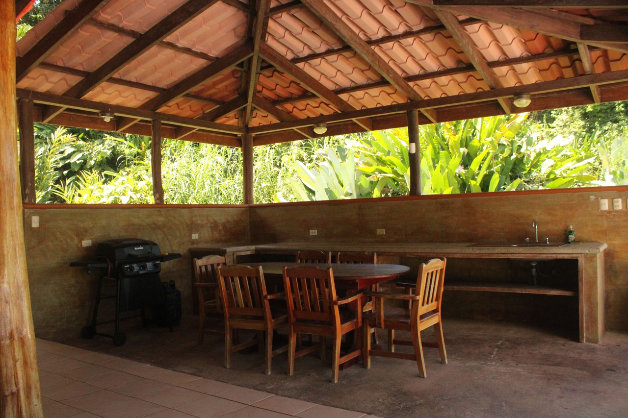 Income Producing Property with Ocean View close to Dominical