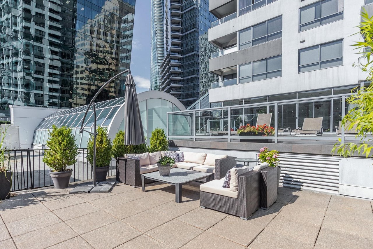 1208-1060 Alberni St