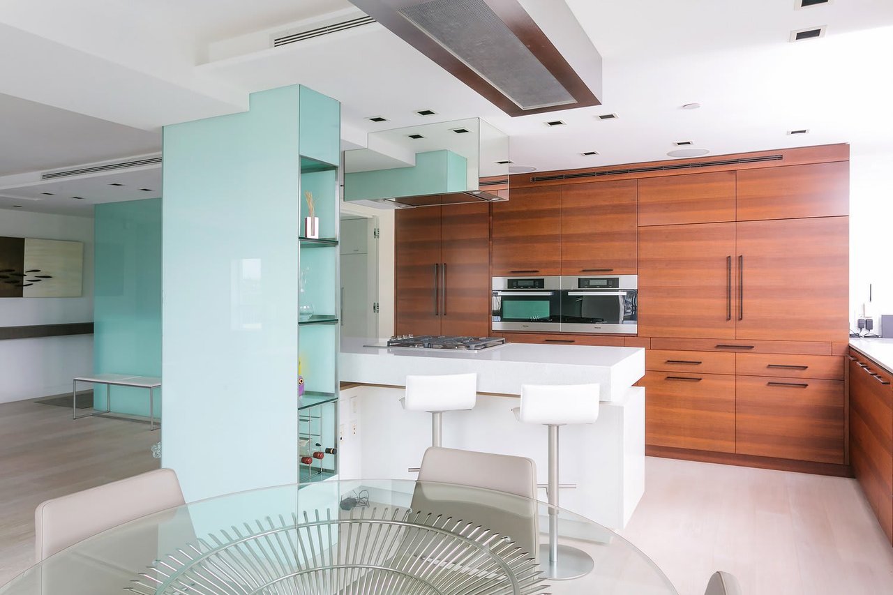 1383 Marinaside Crescent, #605