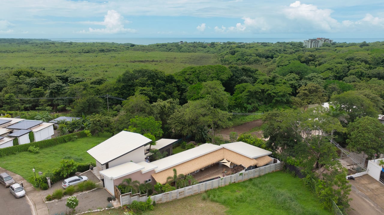 Tropical Gated Family Villa, Tamarindo, Guanacaste