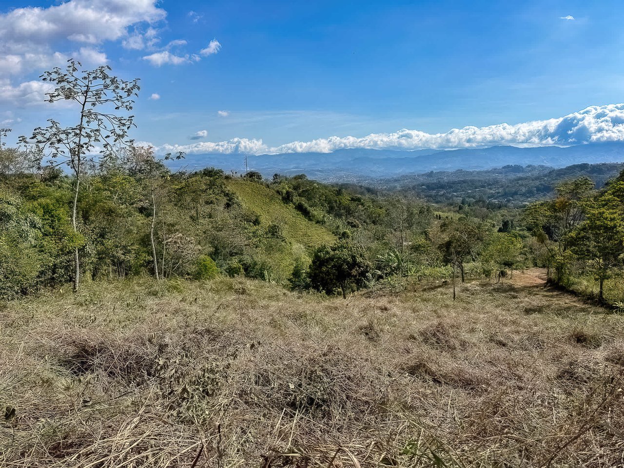 Valley View Lot in Quebradas, Pérez Zeledón.