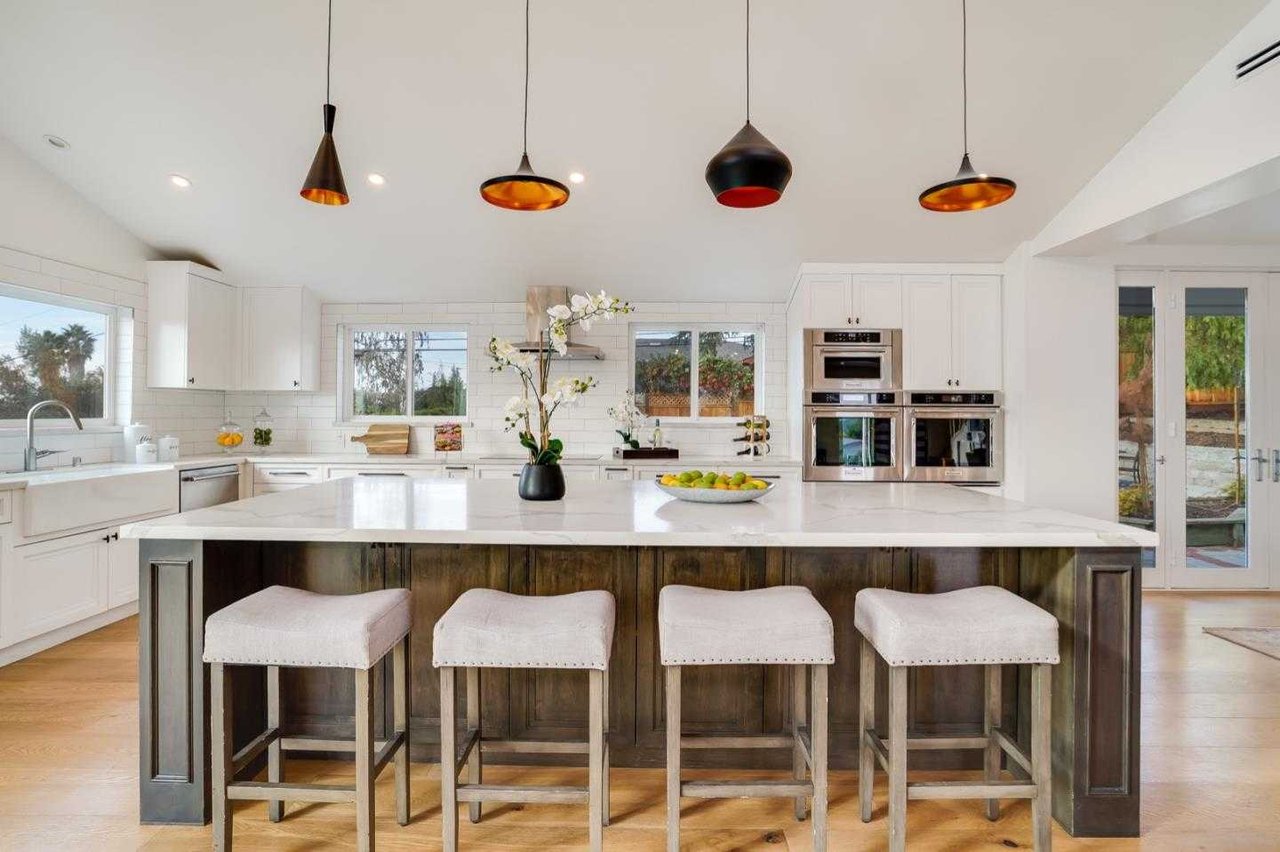 3643 Vista Del Valle