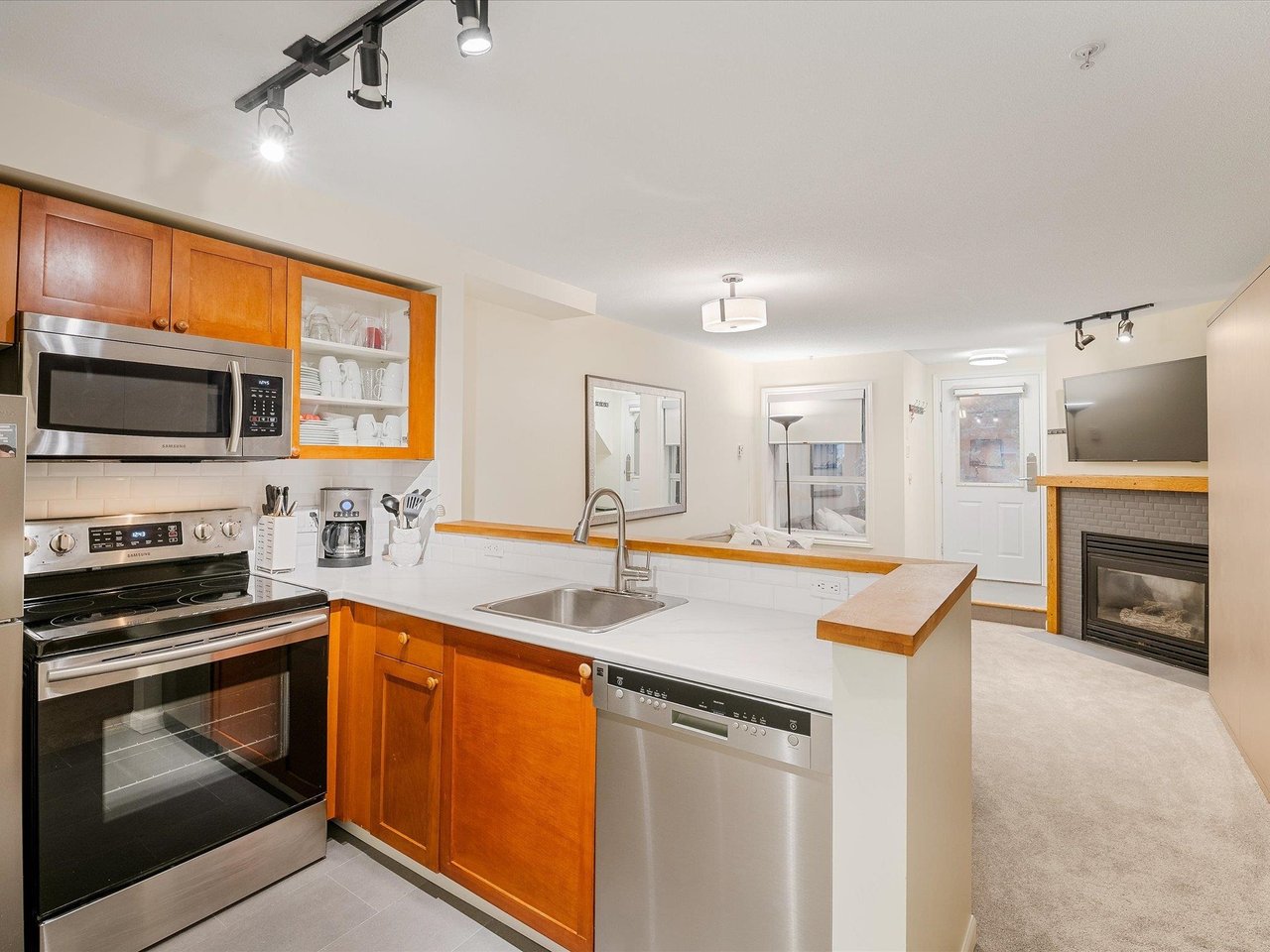 101-4388 Northlands Blvd