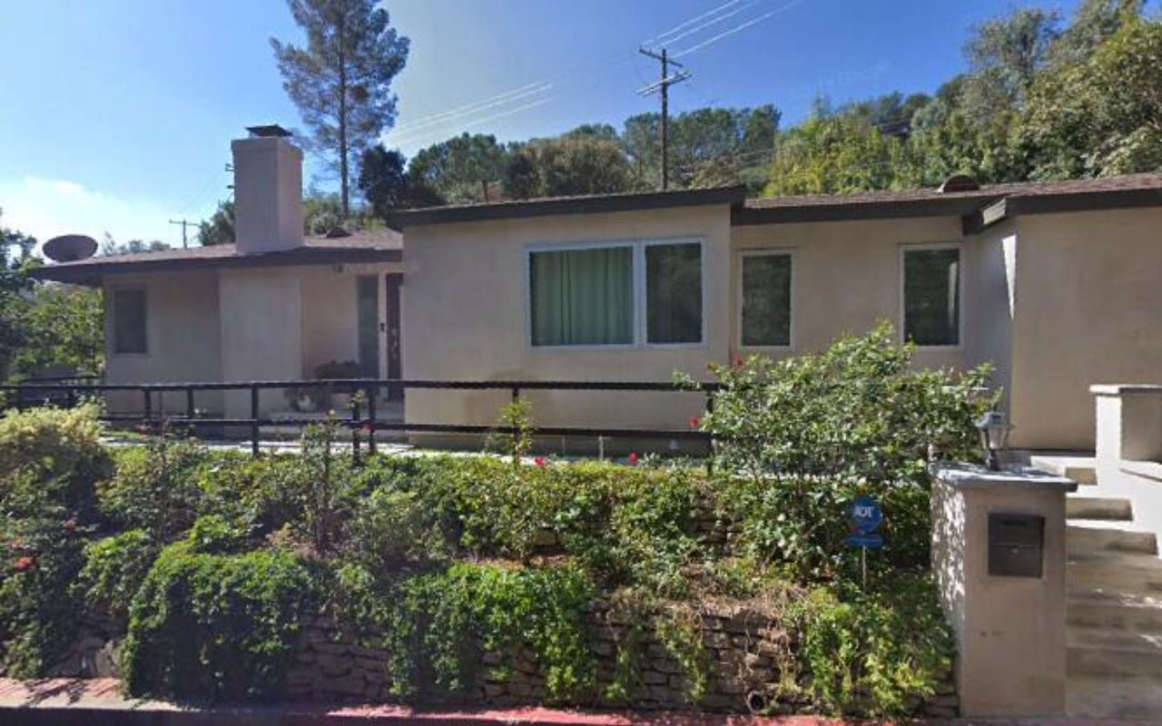Great Fixer Opportunity in Laurel Canyon! 2451 Greenvalley Rd. Los Angeles, CA 90046