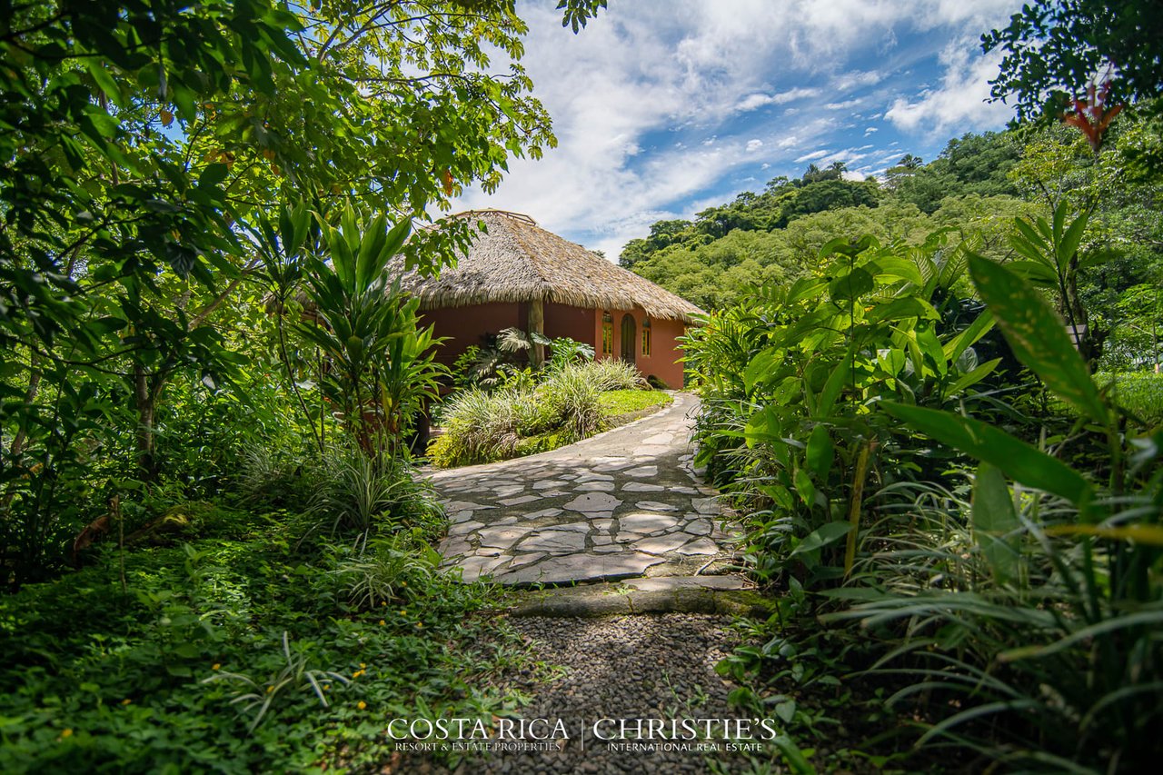 Eco-retreat and Wellness Center Amatierra