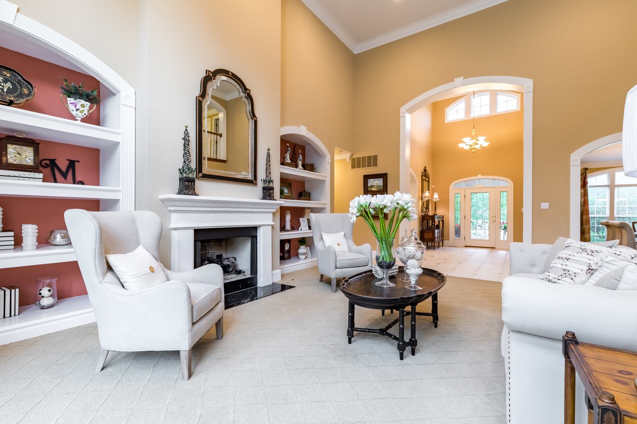 Newer Construction and Oh So Close to Chesterfield Amenities