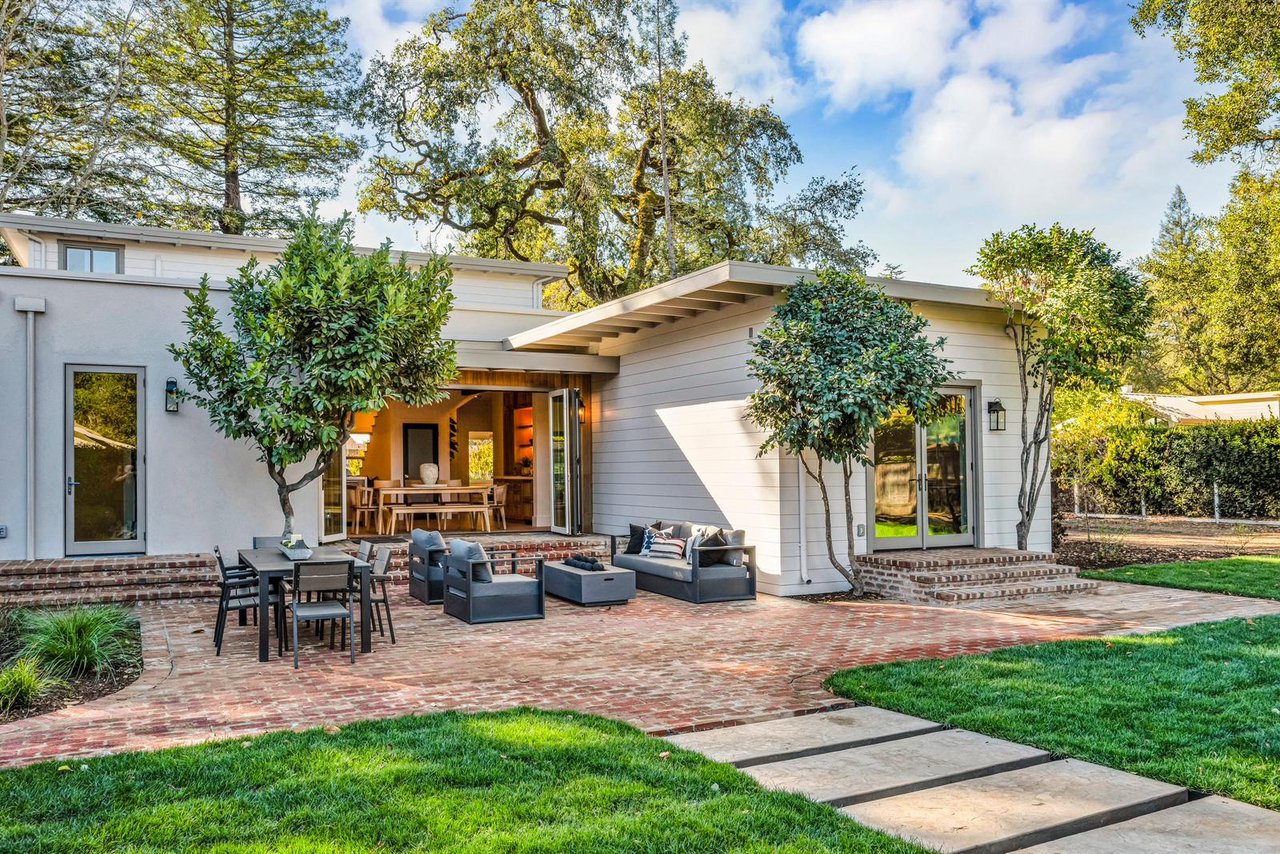 Healsburg Downtown Estate