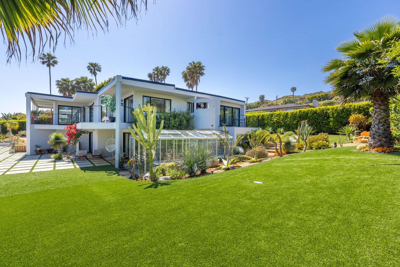 Malibu Luxury 4 BR Home w Pool and Ocean Views