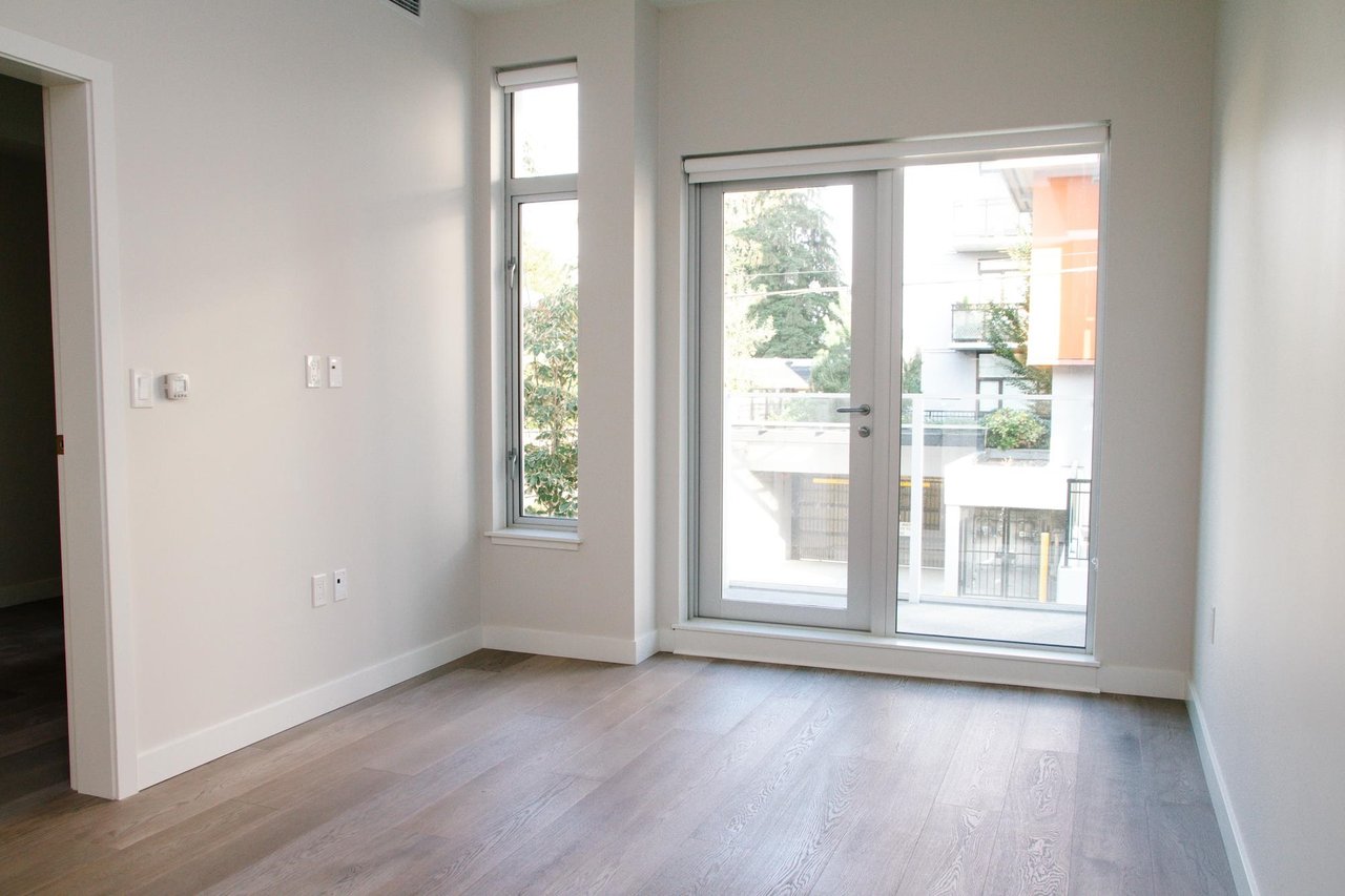 212-528 W King Edward Ave