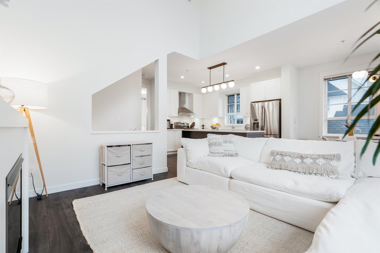 57-8438 207a St