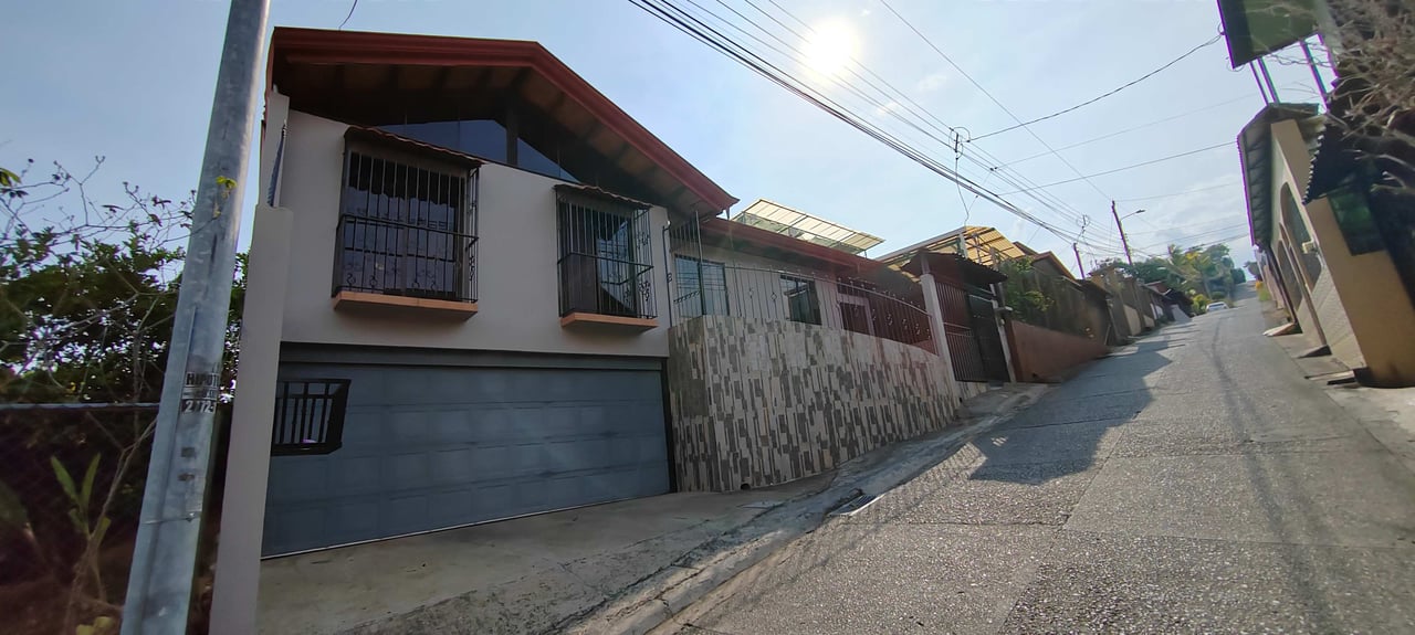 Hermosa Casa en el Corazón de Pérez Zeledón, Downtown Home