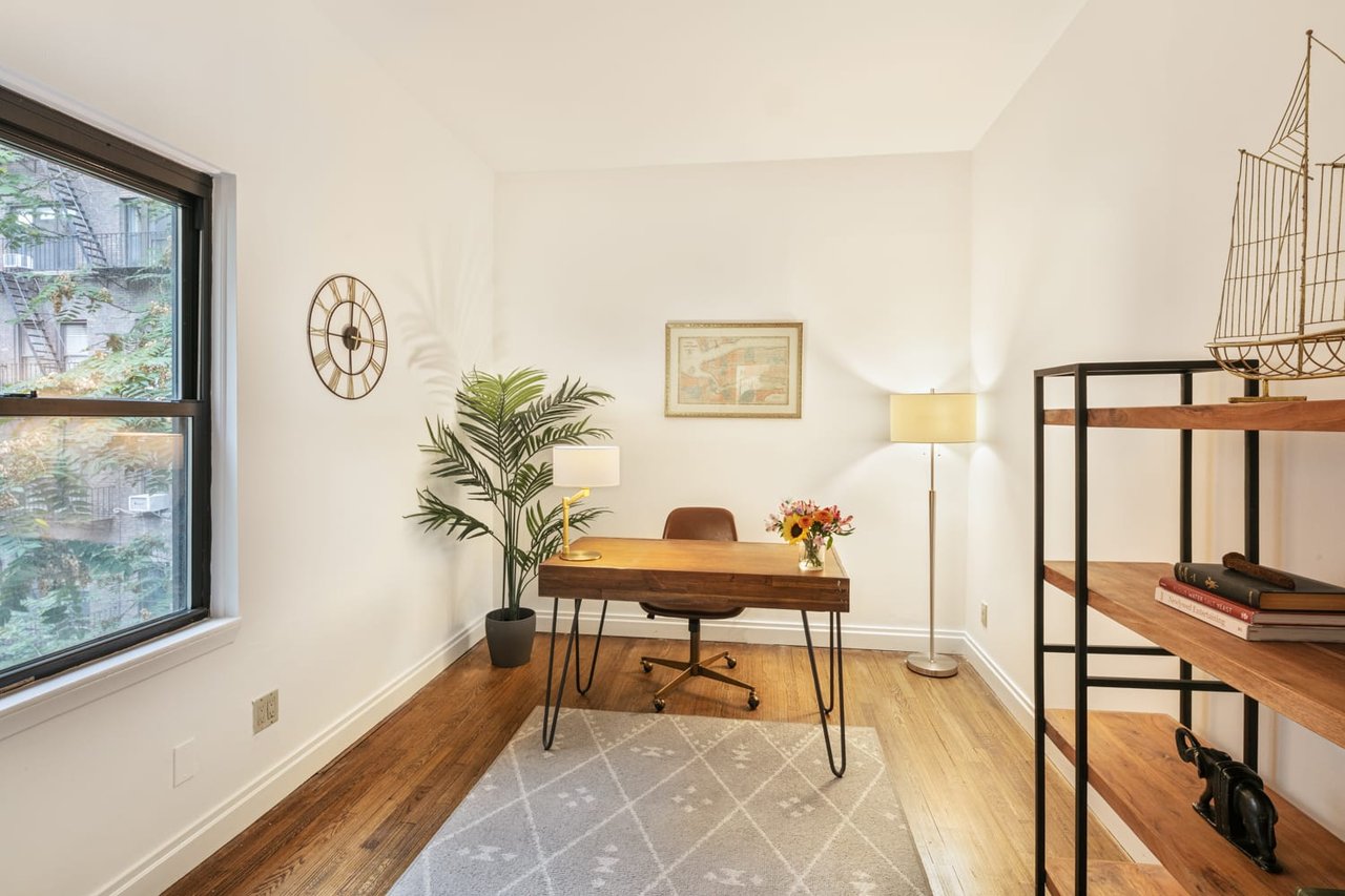 261 W 71st St, #9