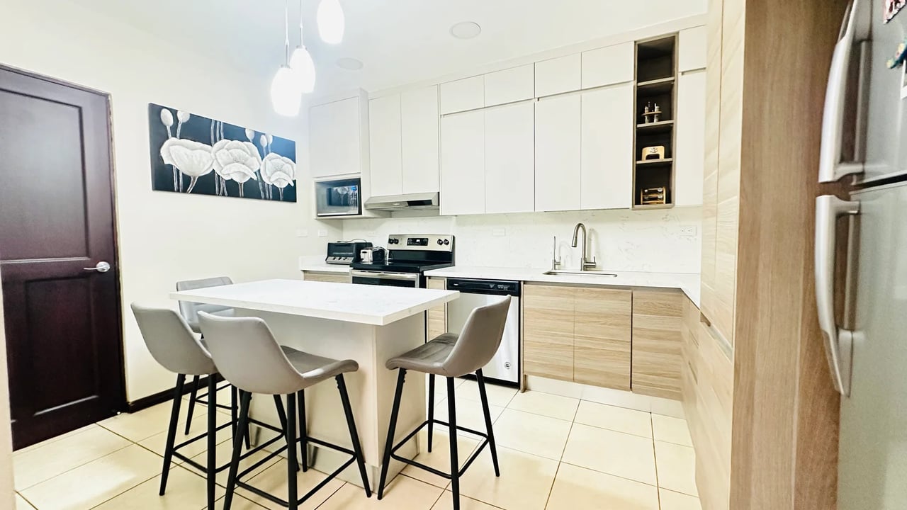 Colonial Style Gated Condo, Curridabat, San Jose