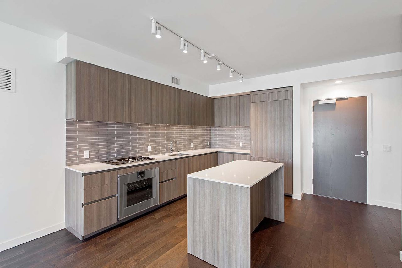 1000 Third St, #T605