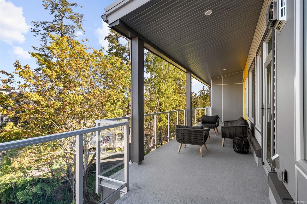 405-10670 McDonald Park Rd, North Saanich