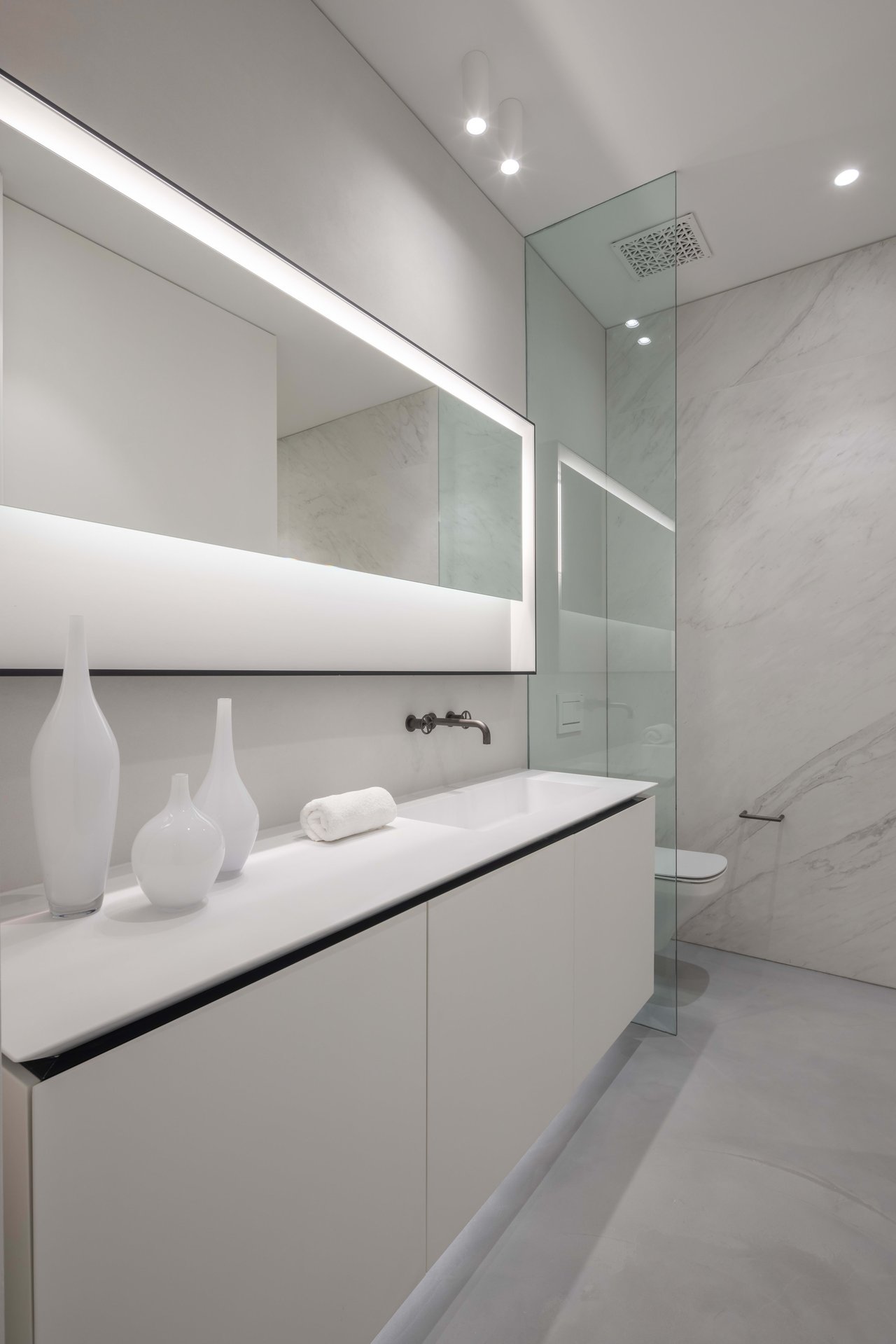 Warm Minimalism Meets Timeless Modern Design