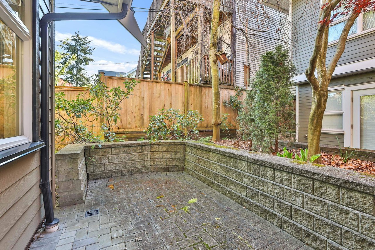 2280 St. George St