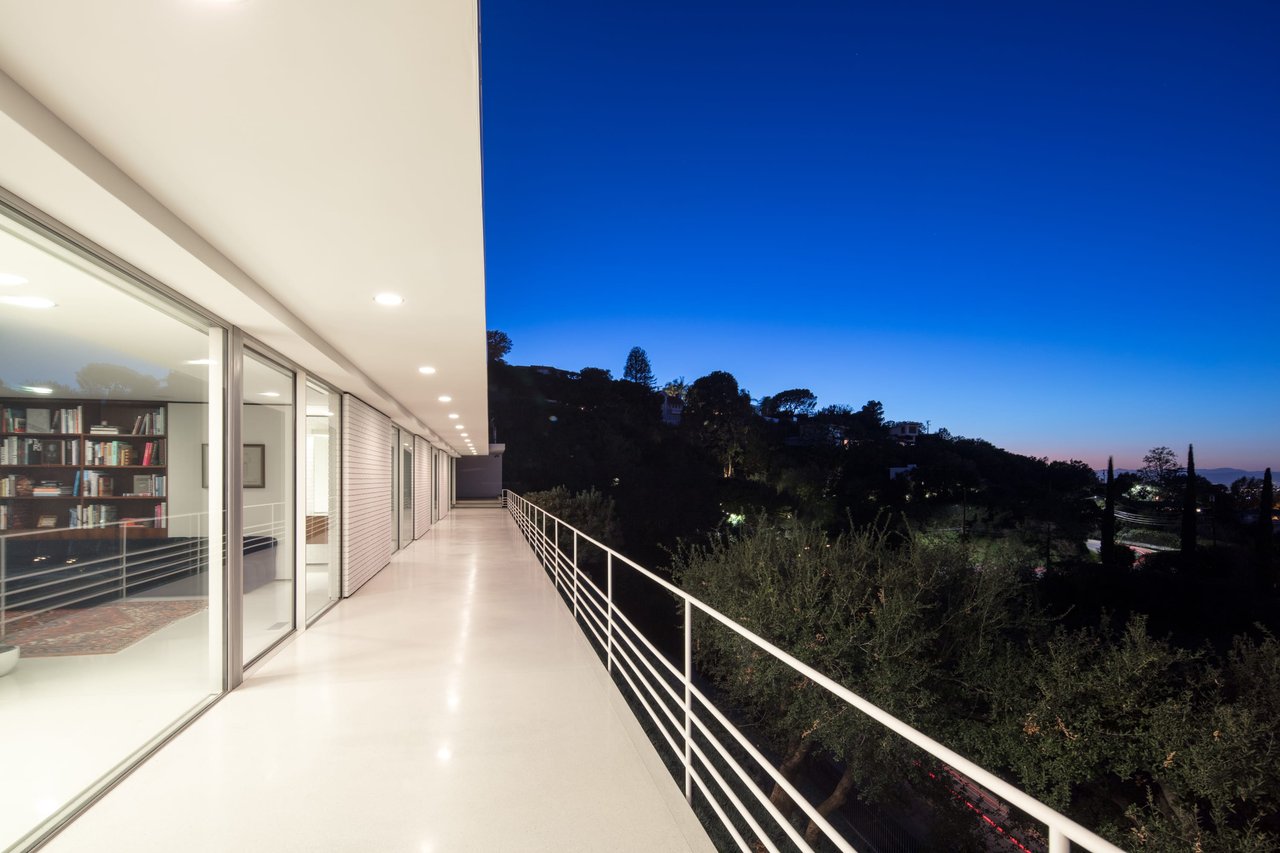 Contemporary Modern View Home