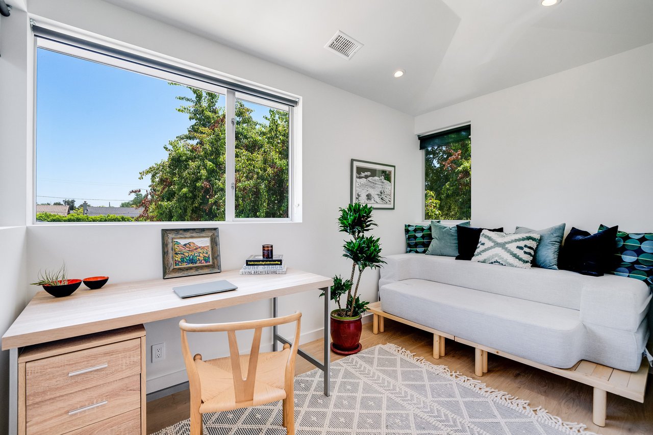 Studio City Modern 1 Bedroom + Office Loft