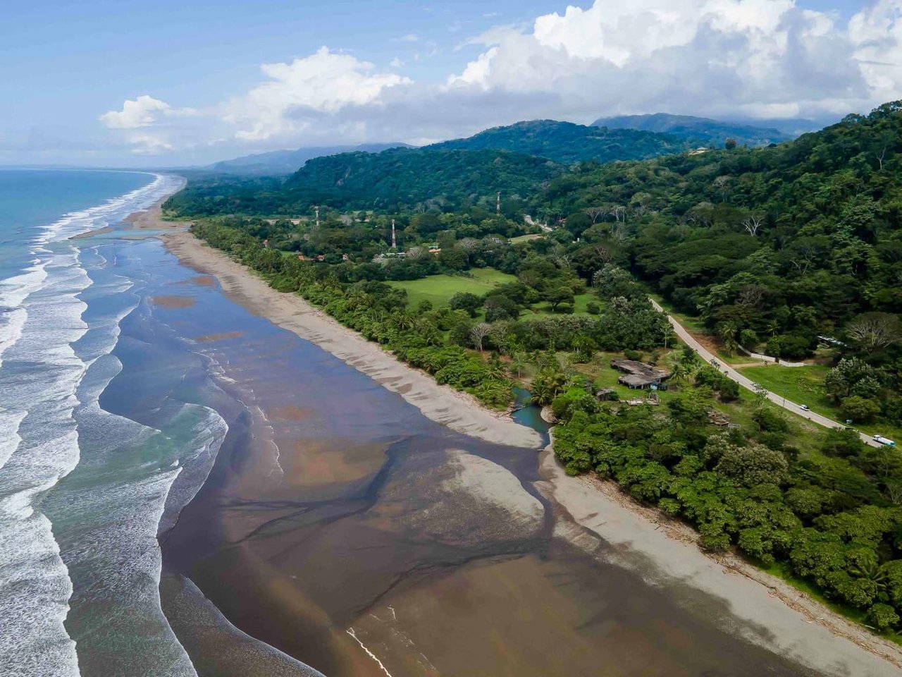 Dominical Beachfront Dream