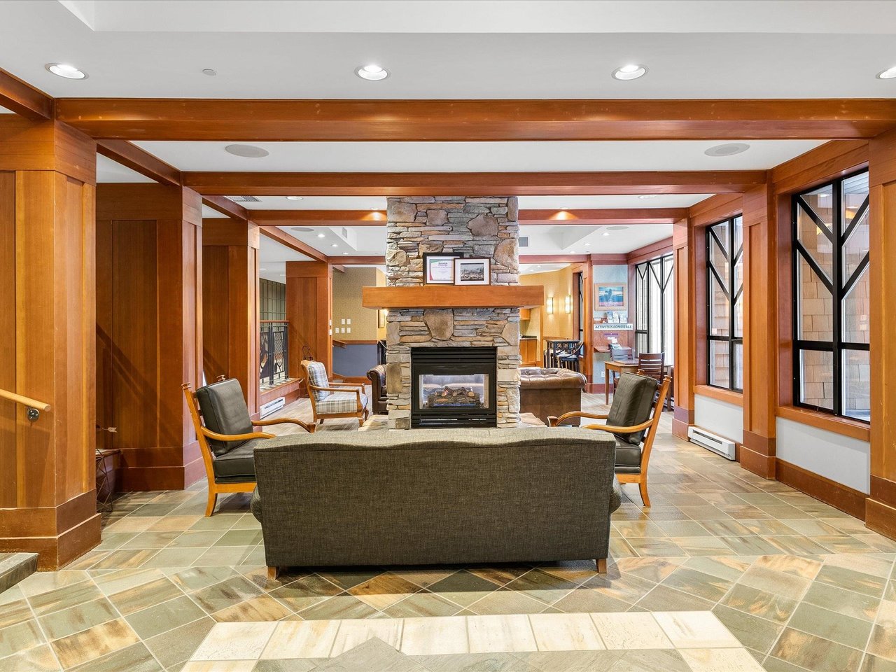 210 G3-4653 Blackcomb Wy