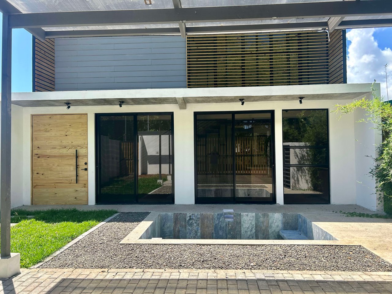 Brand New Modern 3 bed, 3 bath Villa in Uvita