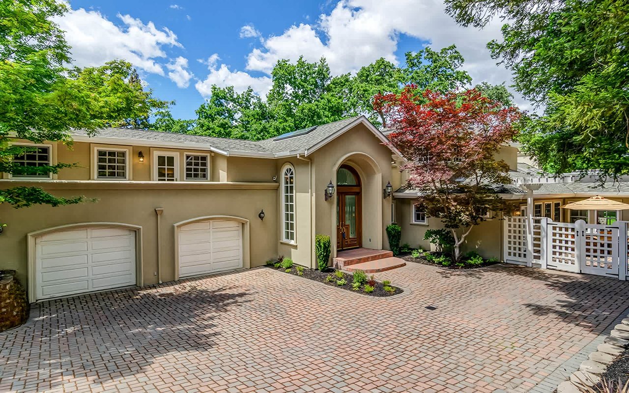 Beautiful Diablo Country Club Home