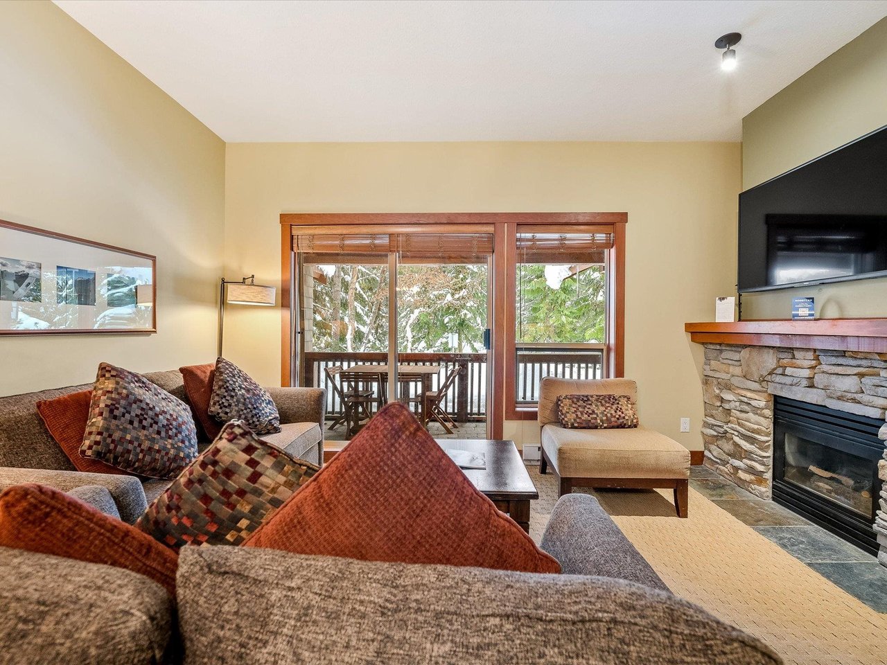 103G2-4653 Blackcomb Wy