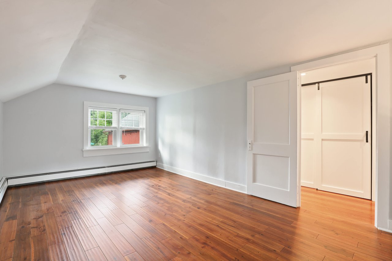 14 West Lane