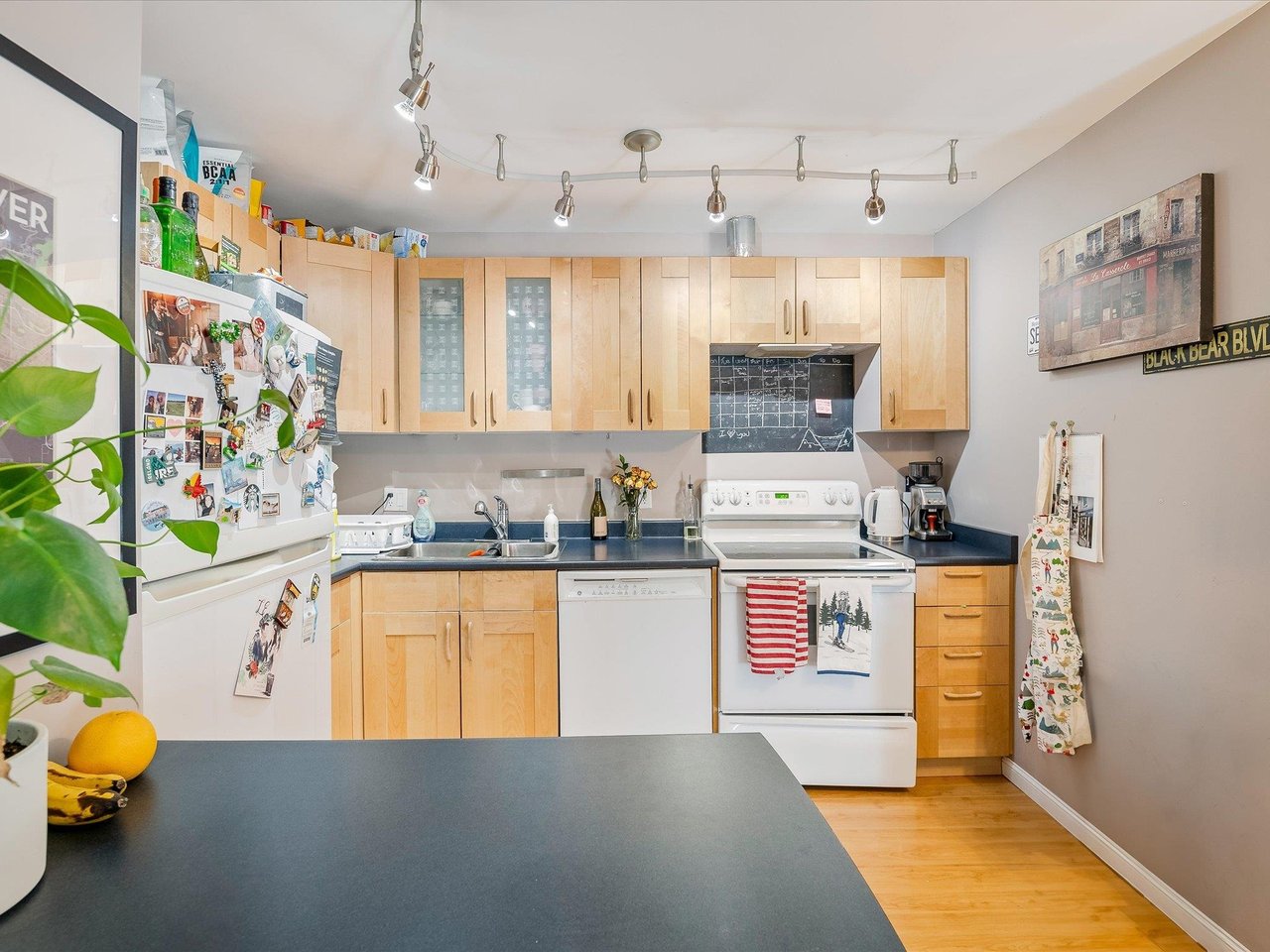 D204-1400 Alta Lake Rd