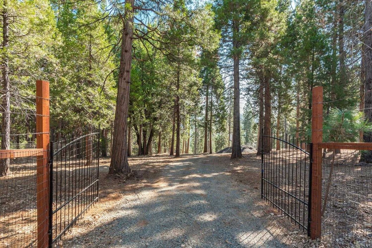 19900 E Pine Drive