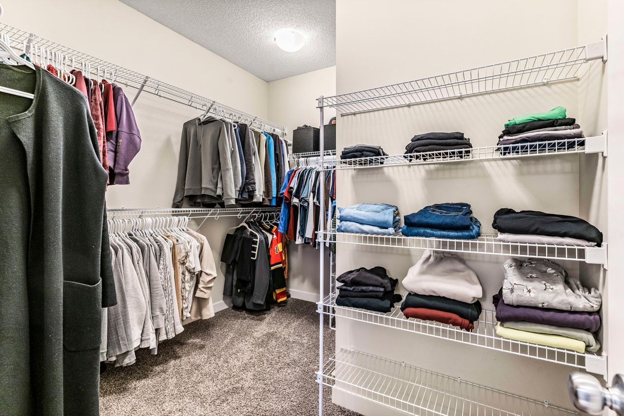 208 Mahogany Bay SE