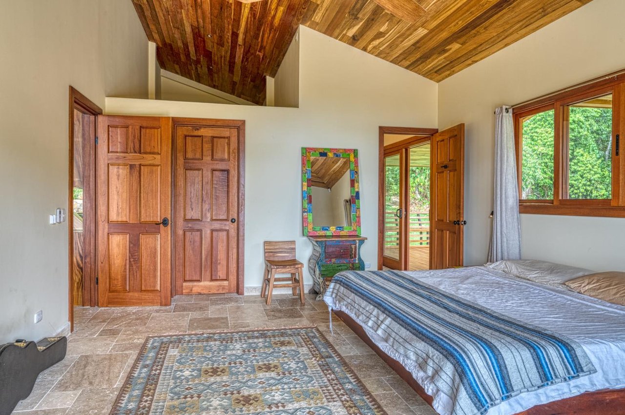 New 4 Bedroom Ocean View in Escalares