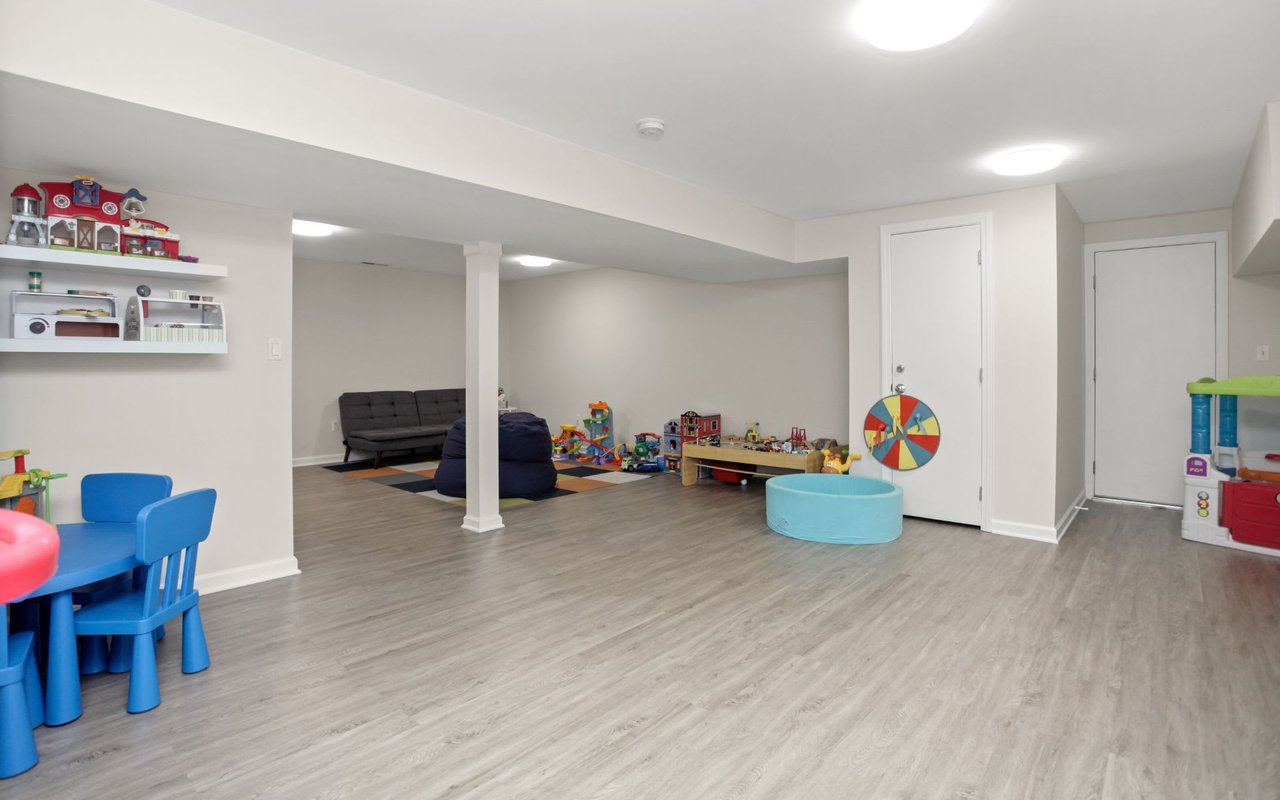 15 Ridge Dr