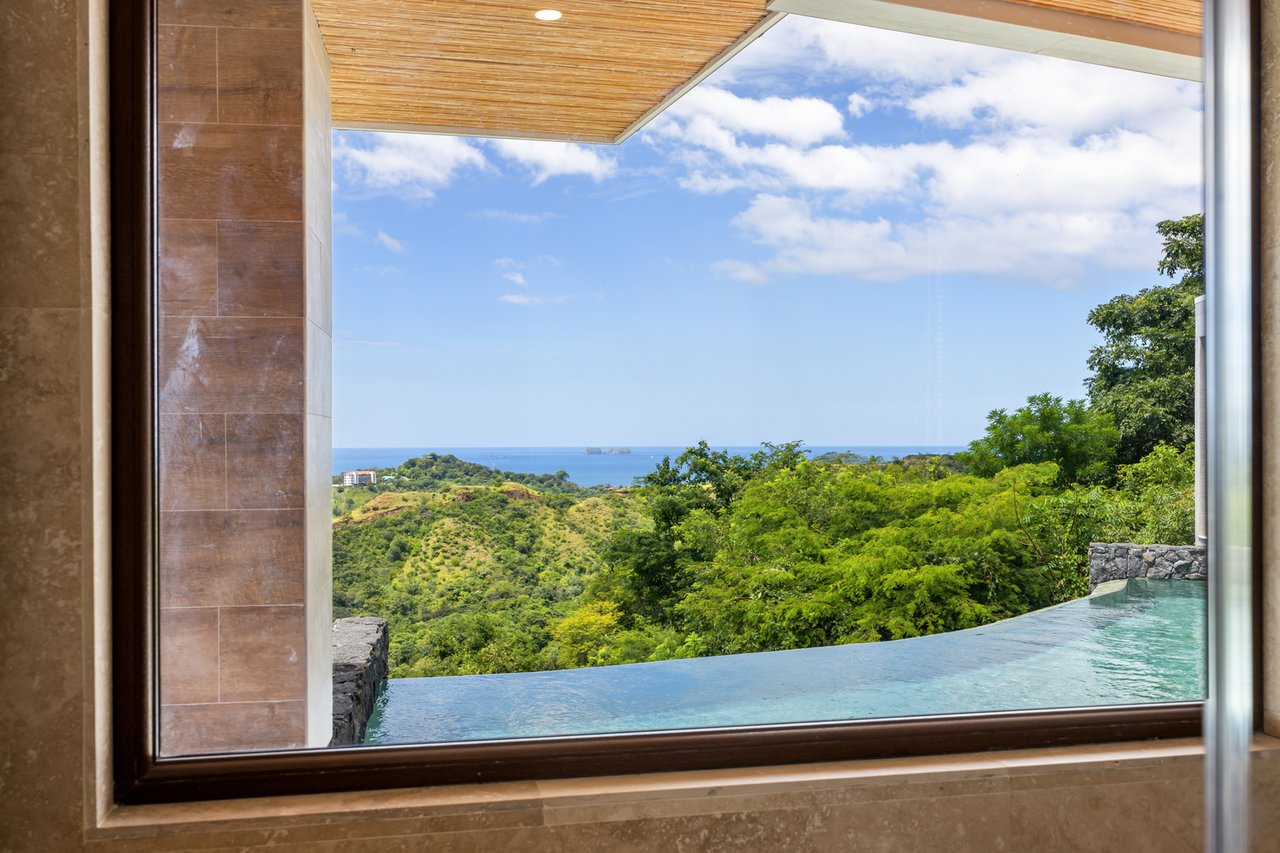 Contemporary Infinity Pool Villa, Flamingo, Guanacaste
